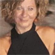 Laureata in Architettura con esperienza ventennale nell'insegnamento delle proprie competenze